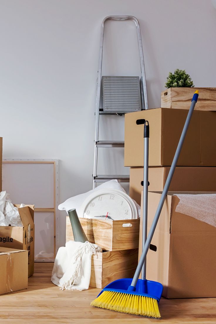 Boxes and cleaning equipment for move-in move-out cleaning service